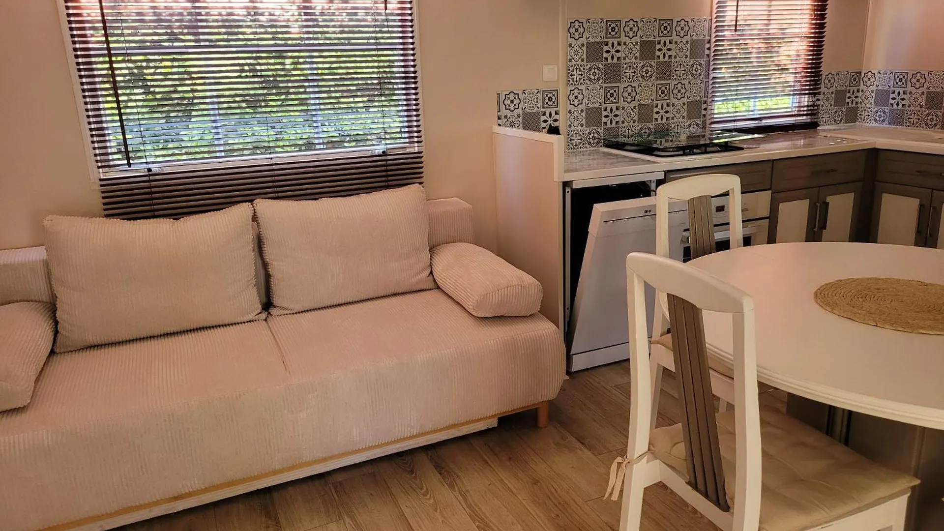 Mobil-Home De Jean-Michel Et Nicole Hyeres Campsite